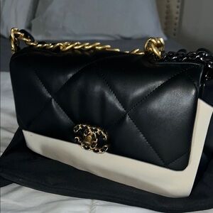 Fashion Bag- Chic Black and White Quilted Two-Way Crossbody Bag